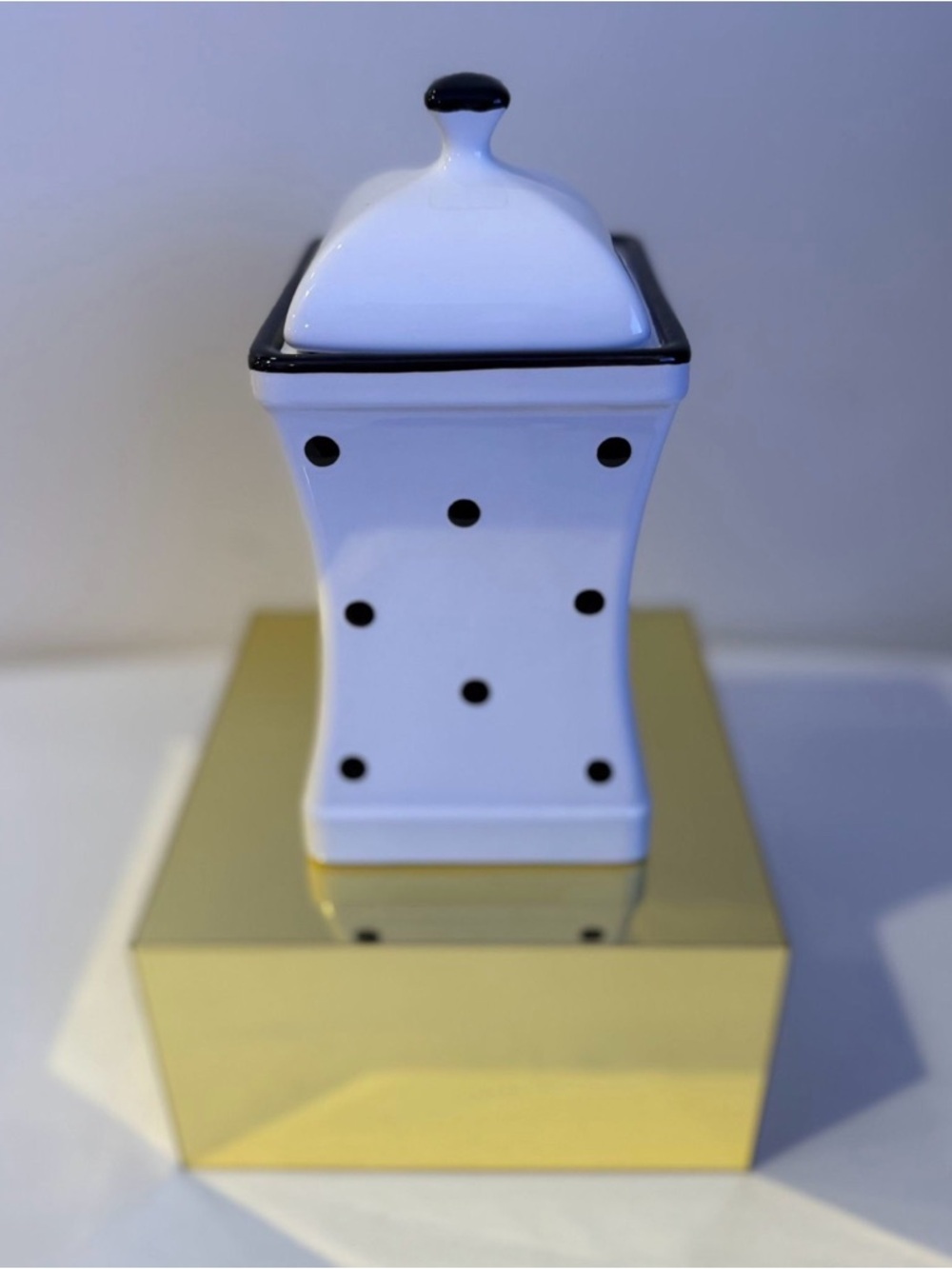 ✨ NWT – Handmade Ceramic Storage Jar ✨
🤍 Black & White Polka Dot Design - Picture 7 of 11